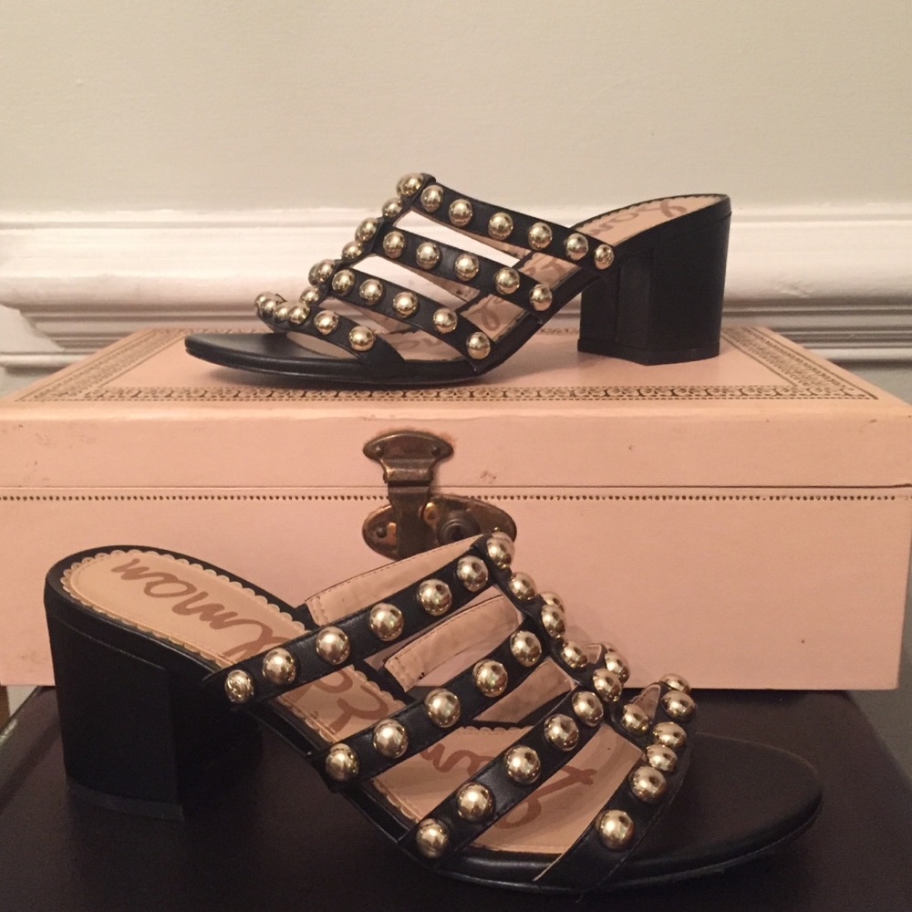 Sam Edelman black “Suri” heel w gold bauble stud